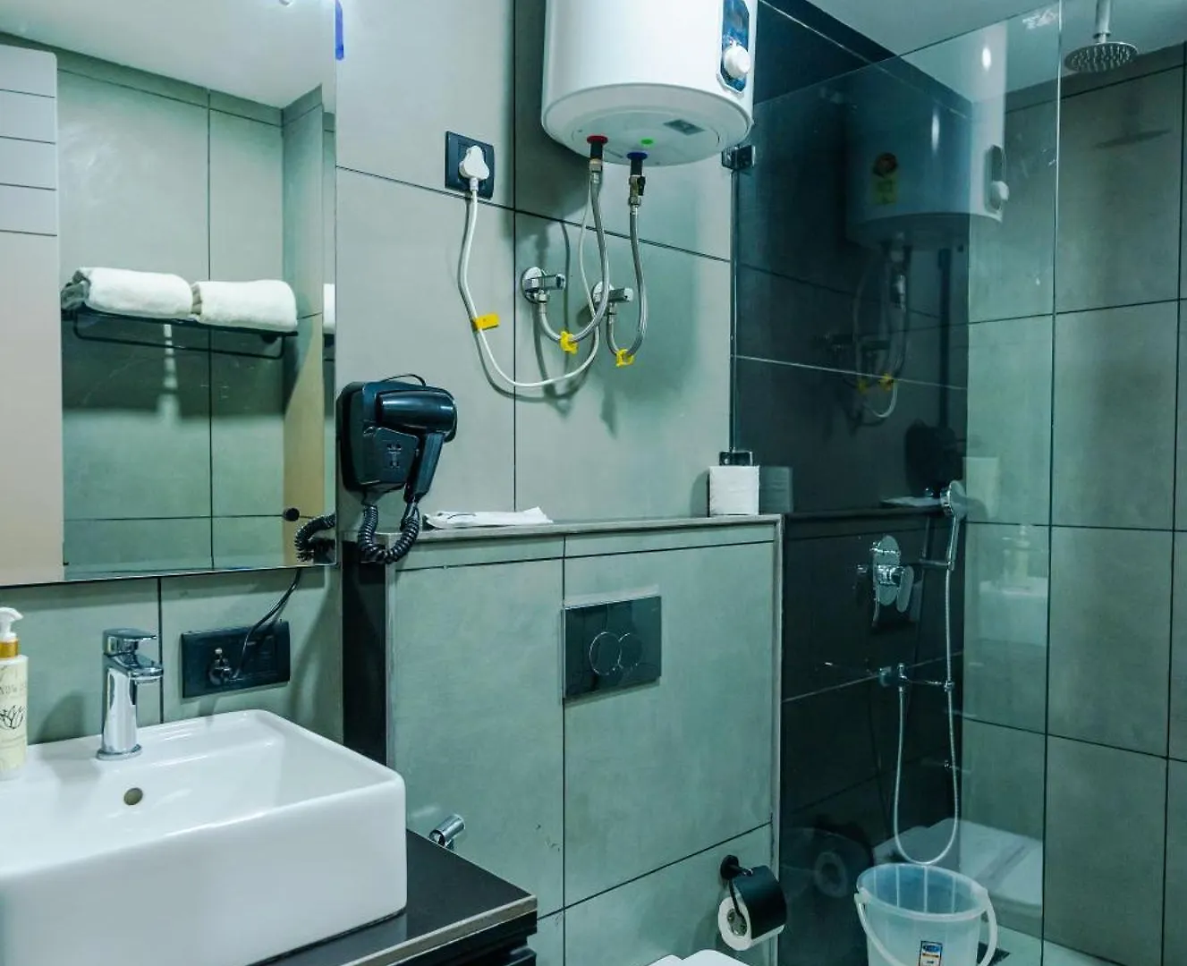 Bedchambers Serviced Apartments, Golf Course Road, Gurgaon Aparthotel