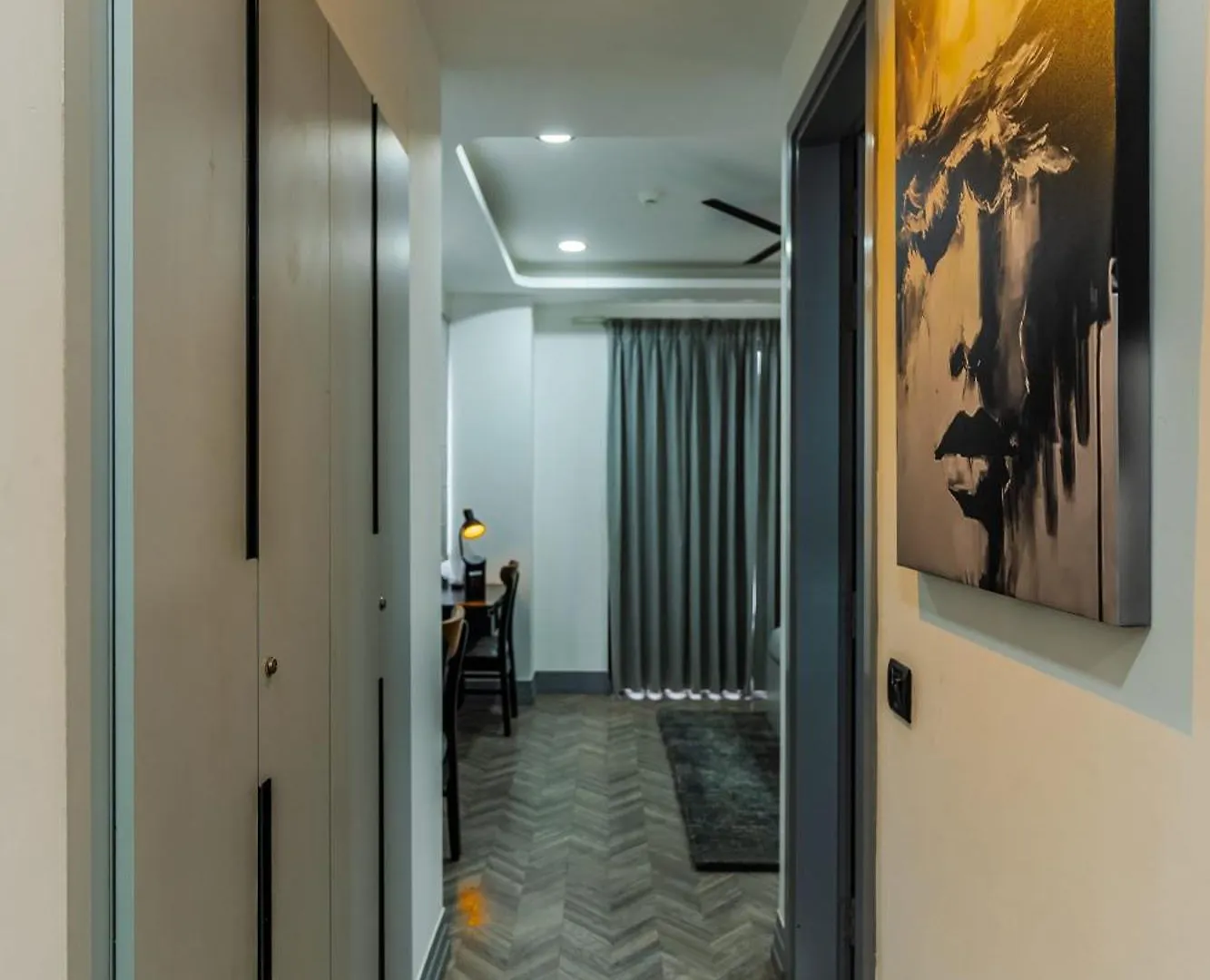 Aparthotel Bedchambers Serviced Apartments, Golf Course Road, Gurgaon