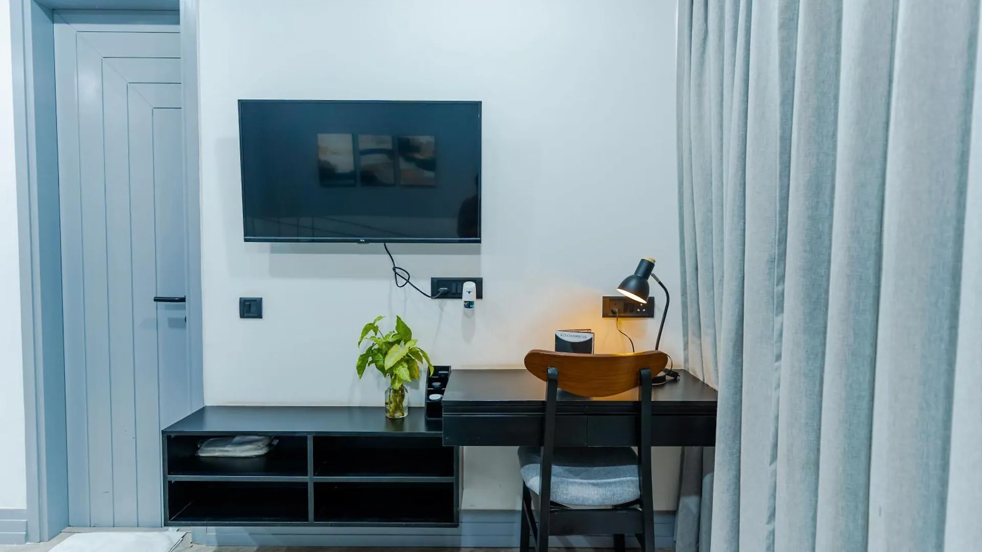 Bedchambers Serviced Apartments, Golf Course Road, Gurgaon