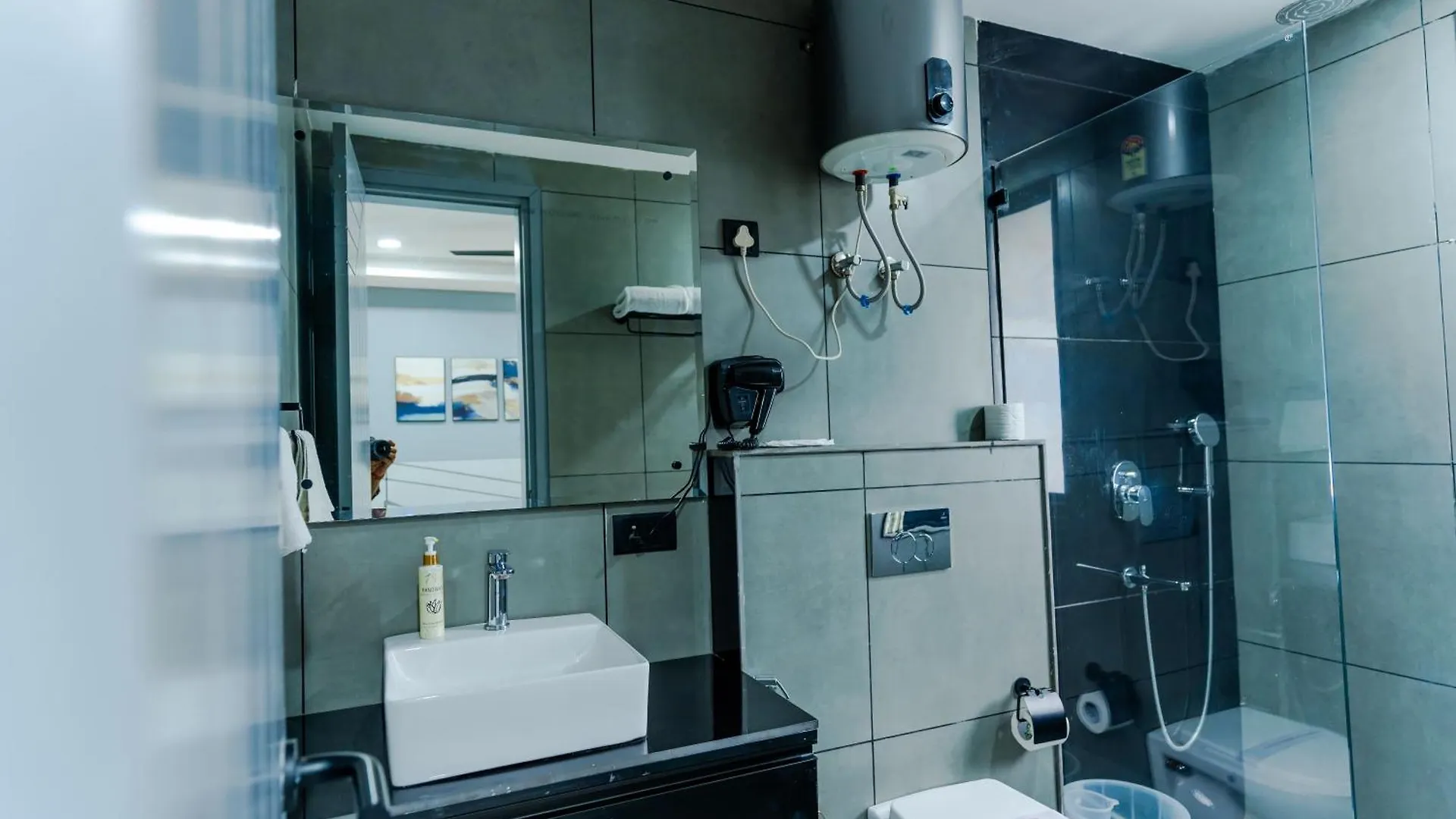 Bedchambers Serviced Apartments, Golf Course Road, Gurgaon Aparthotel